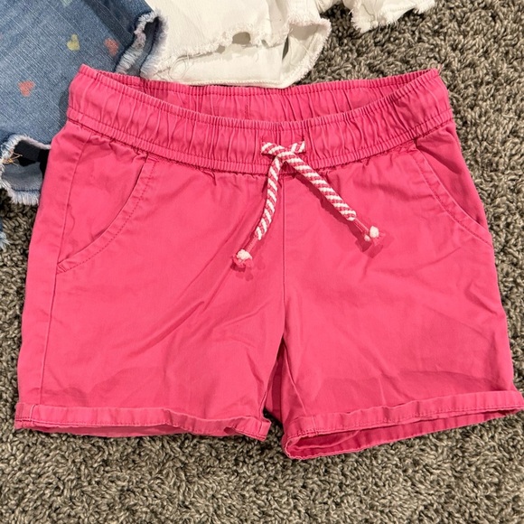 Bundle of 3 pairs of girls Cat & Jack shorts, size 6 - Picture 2 of 11